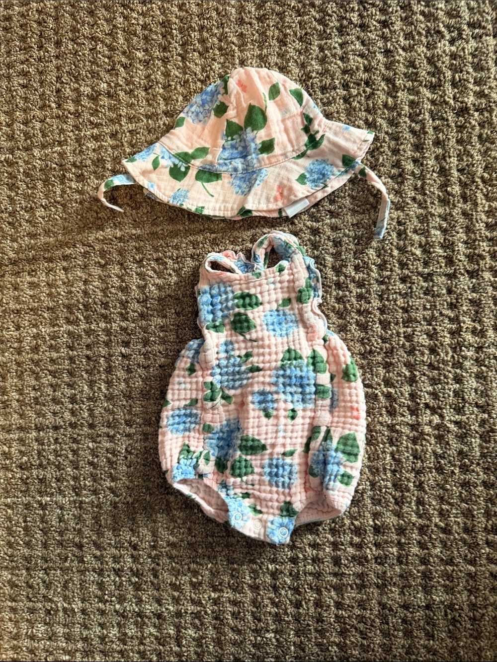 Angel Dear bubble romper with matching hat - size 6-12m
